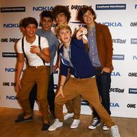 'One Direction' at a phone launch at Carphone Warehouse - Photos | Picture 101243